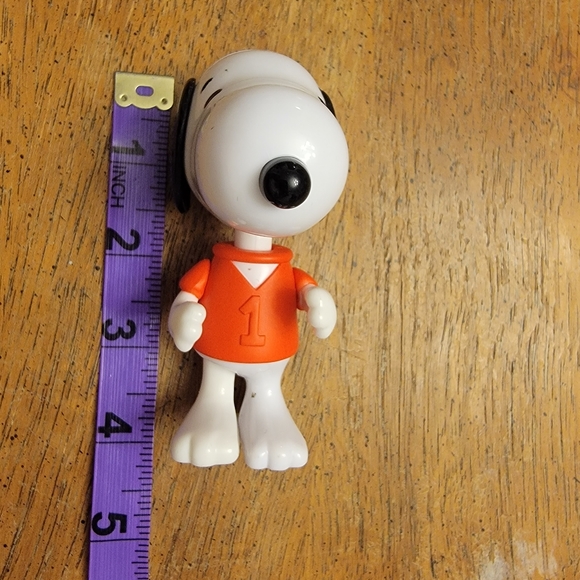 Burger King Snoopy Punter Toy - Picture 5 of 5